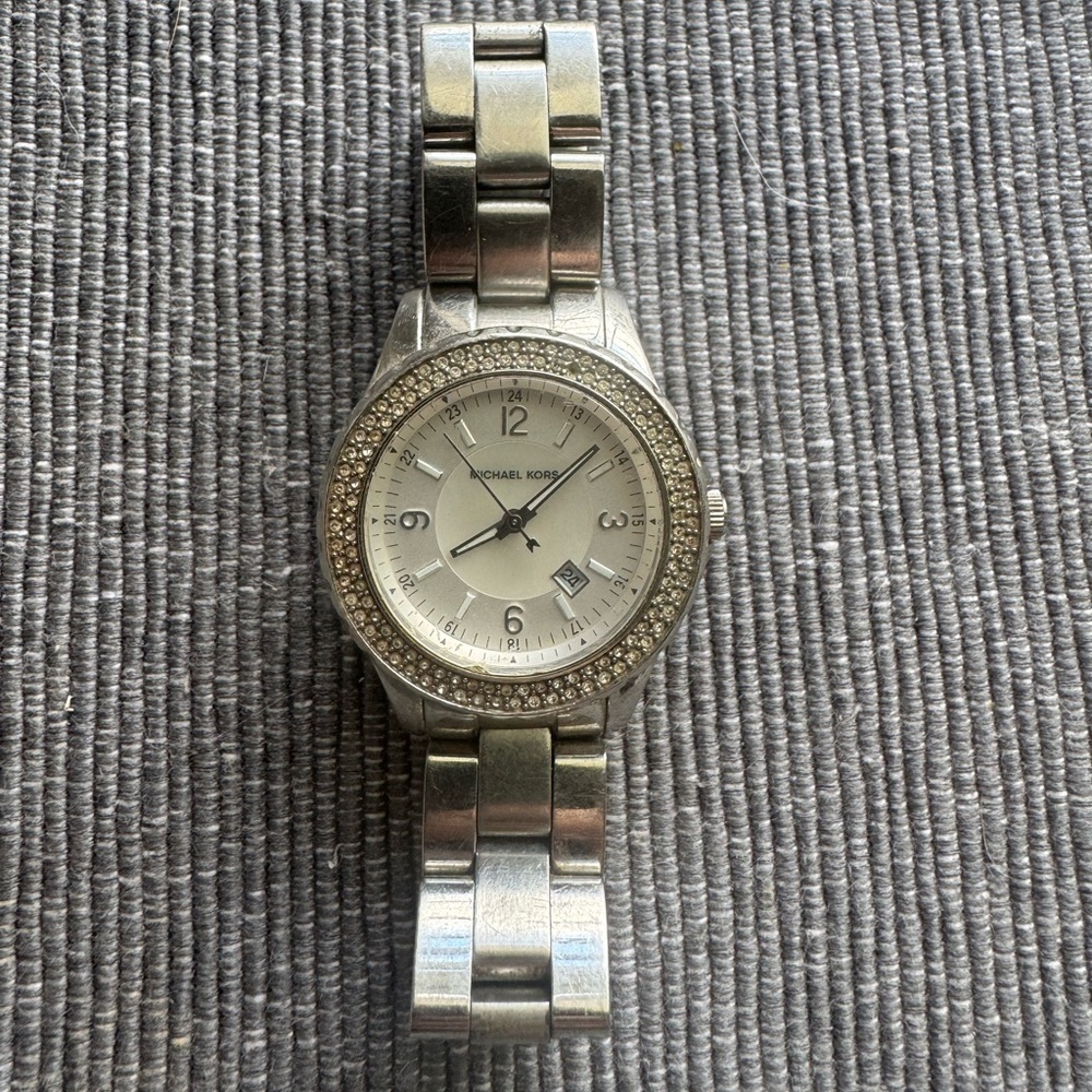 Michael Kors Madison MK5401 Women Silver Stainless Steel Analog Dial Watch